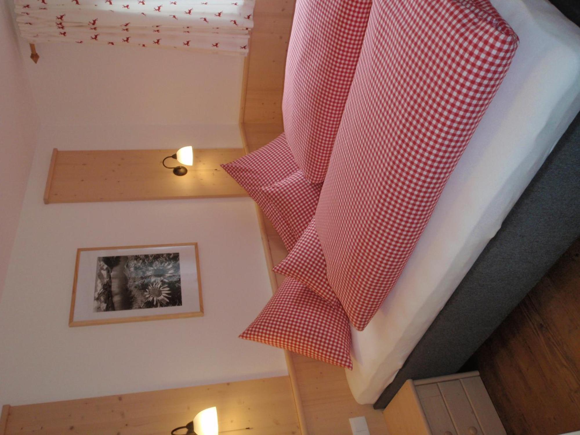 Landhaus Alpenjaeger Hainzenberg Szoba fotó