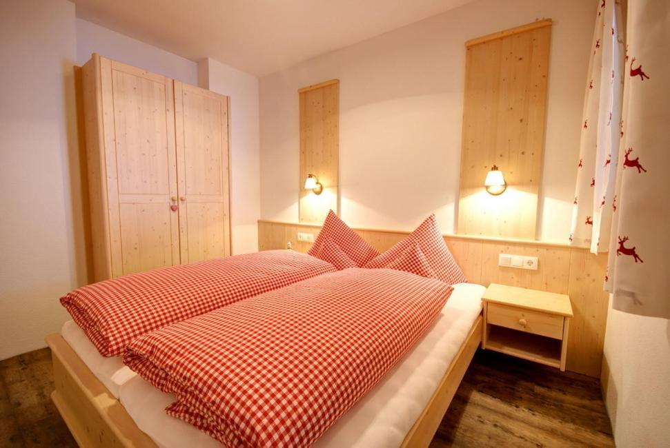 Landhaus Alpenjaeger Hainzenberg Szoba fotó