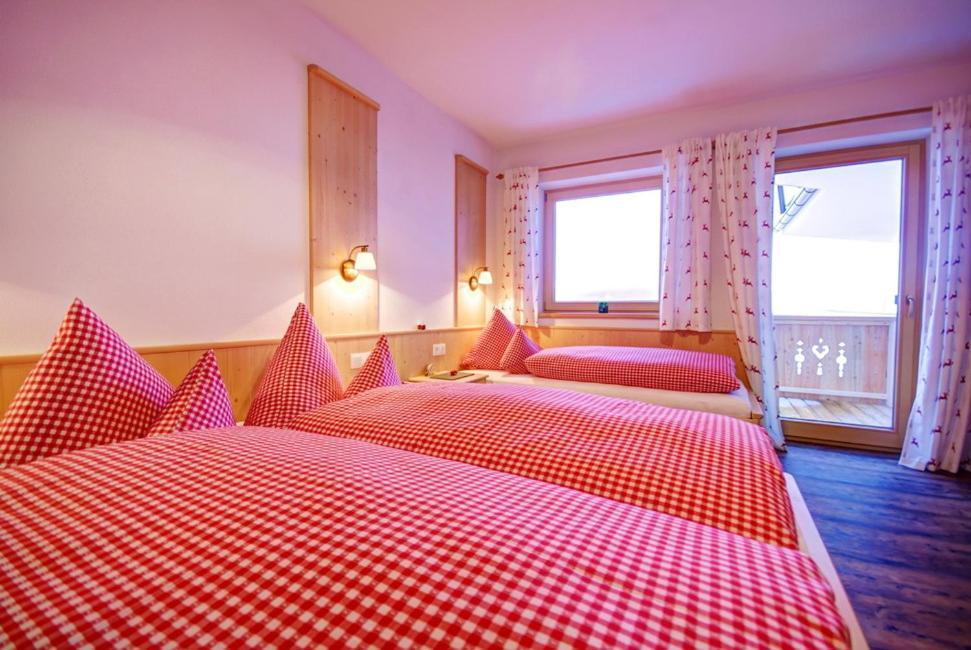Landhaus Alpenjaeger Hainzenberg Szoba fotó