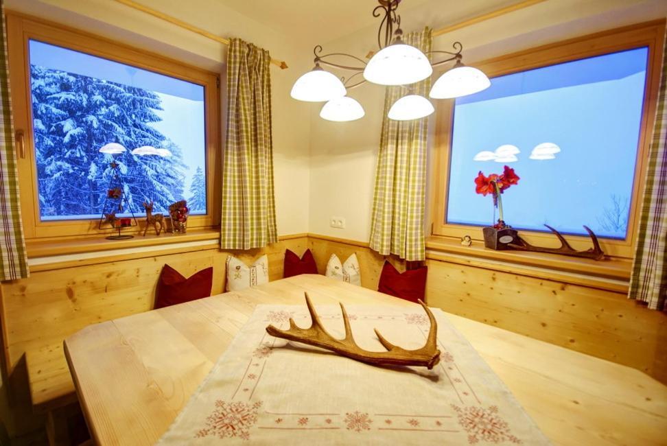 Landhaus Alpenjaeger Hainzenberg Szoba fotó