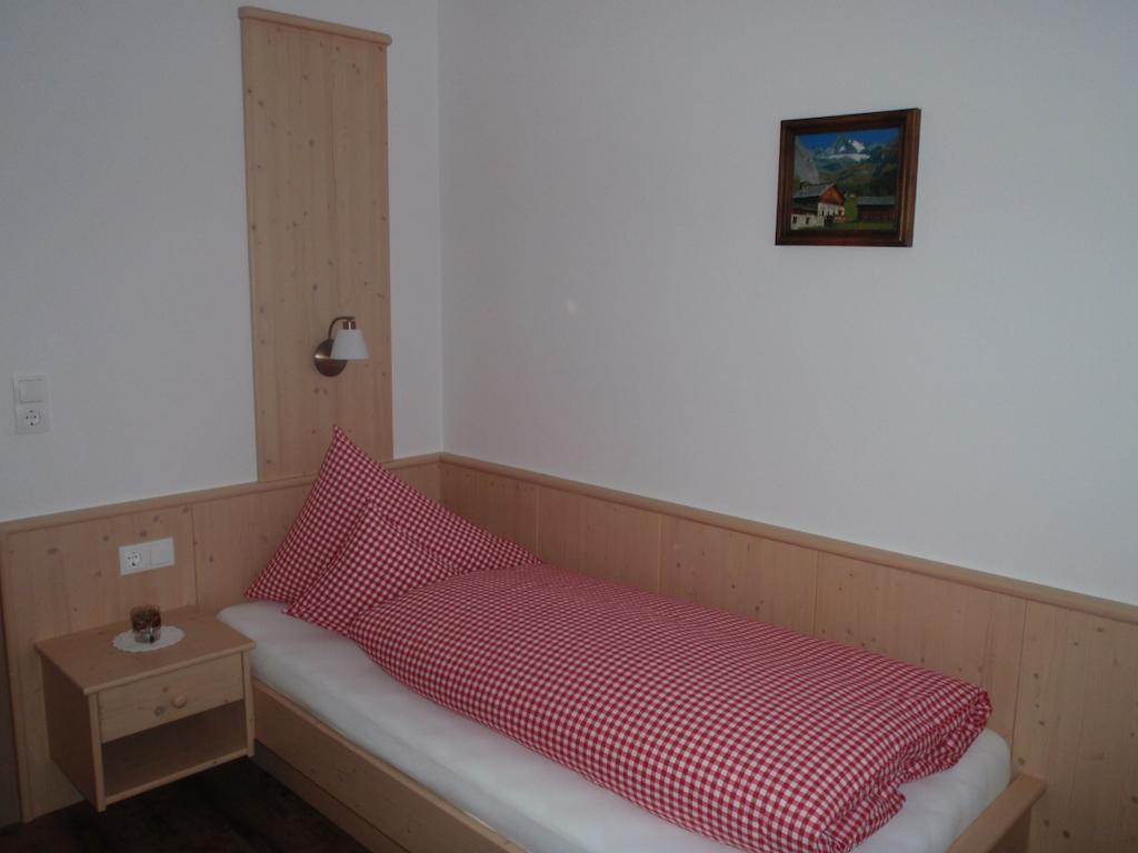 Landhaus Alpenjaeger Hainzenberg Szoba fotó